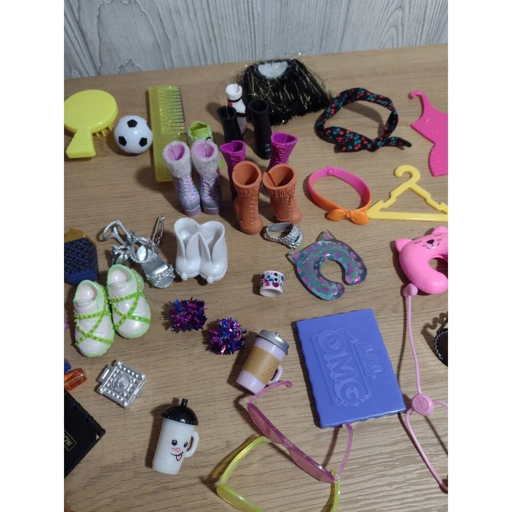 Rainbow High Shoes Accessories Hangers Combs LOT